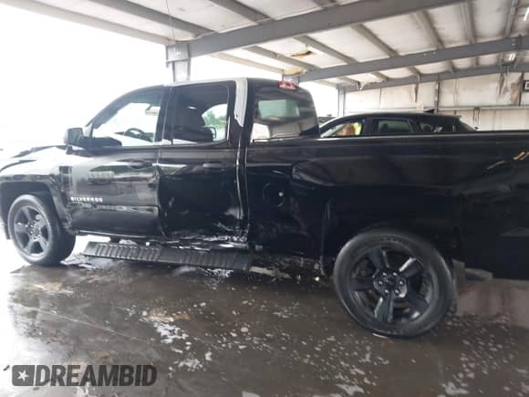 2017 Chevrolet Silverado 1500 Custom с VIN 1GCRCPECXHZ269883, выставлен на аукционе IAAI как лот 42955993 с пробегом 91 727 миль миль и . История ставок и продаж доступна на DreamBid. Изображение 14.
