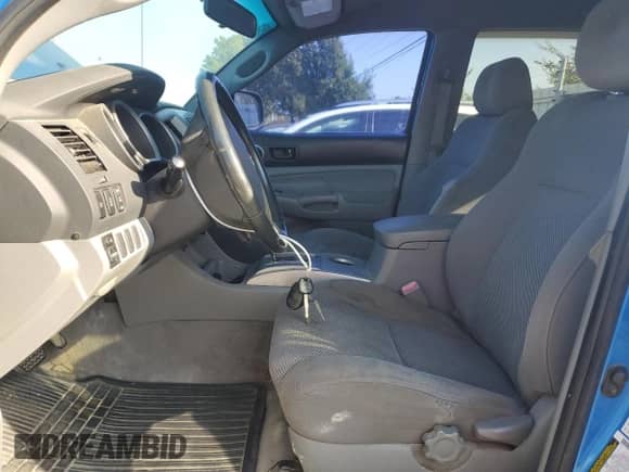2005 Toyota Tacoma с VIN 5TELU42N05Z136914, выставлен на аукционе Copart как лот 84279715 с пробегом 235 904 миль миль и Чистый • Clean title. История ставок и продаж доступна на DreamBid. Изображение 7.