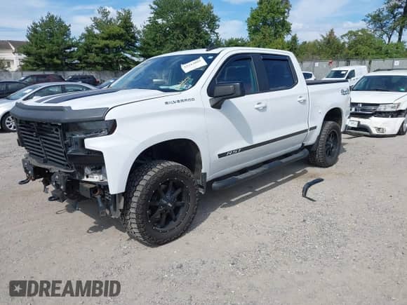 2019 Chevrolet Silverado 1500 RST with VIN 3GCUYEED2KG145848, listed as a IAAI auction lot 43213065 with 140,923 mi miles and . Bid and sale history available at DreamBid. Image 2.