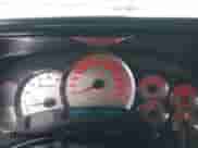 2006 GMC Sierra 1500 SLE1 z VIN 2GTEK13T061180637, wystawiony jako IAAI lot #41720550 z przebiegiem 187 025 mil mil oraz . Historia ofert i sprzedaży dostępna na DreamBid. Obrazek 7.