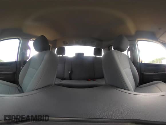 2019 Ram 1500 Tradesman z VIN 1C6RR6FG8KS500099, wystawiony jako IAAI lot #42125988 z przebiegiem 38 595 mil mil oraz . Historia ofert i sprzedaży dostępna na DreamBid. Obrazek 19.