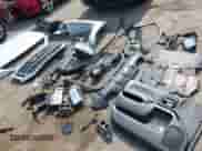 2018 GMC Sierra 1500 z VIN 1GTR1LEC7JZ265035, wystawiony jako IAAI lot #42202929 z przebiegiem 99 094 mil mil oraz . Historia ofert i sprzedaży dostępna na DreamBid. Obrazek 18.