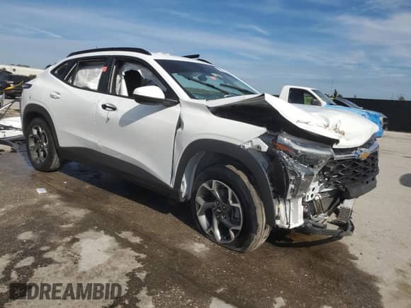 2025 Chevrolet Trax LT with VIN KL77LHEP3SC023961, listed as a Copart auction lot 80031545 with Not provided miles and Non repairable. Bid and sale history available at DreamBid. Image 4.