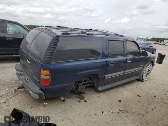 2000 Chevrolet Suburban LT z VIN 3GNFK16T8YG122177, wystawiony jako Copart lot #51071145 z przebiegiem 320 053 mil mil oraz Szkoda całkowita • Salvage title. Historia ofert i sprzedaży dostępna na DreamBid. Obrazek 3.