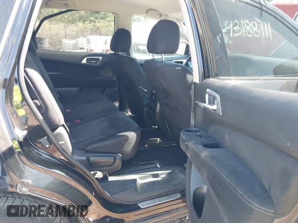 2013 Nissan Pathfinder SL z VIN 5N1AR2MM6DC627904, wystawiony jako IAAI lot #43188111 z przebiegiem 150 700 mil mil oraz . Historia ofert i sprzedaży dostępna na DreamBid. Obrazek 8.