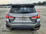 2023 Mitsubishi Outlander ES z VIN JA4ARUAU4PU014368, wystawiony jako Copart lot #80886605 z przebiegiem 28 594 mil mil oraz Szkoda całkowita • Salvage title. Historia ofert i sprzedaży dostępna na DreamBid. Obrazek 6.