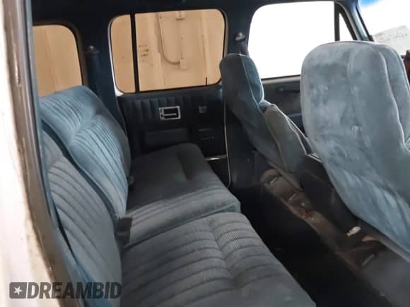 1989 Chevrolet Suburban с VIN 1GNEV16K2KF127586, выставлен на аукционе IAAI как лот 41867659 с пробегом 71 373 миль миль и . История ставок и продаж доступна на DreamBid. Изображение 8.