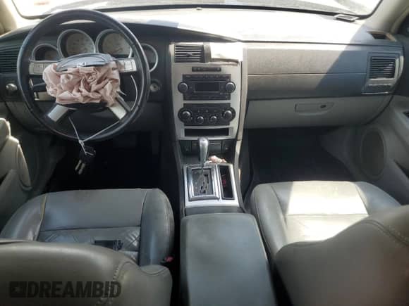 2006 Dodge Magnum R/T z VIN 2D4GV57246H360416, wystawiony jako Copart lot #69566305 z przebiegiem 208 208 mil mil oraz Szkoda całkowita • Salvage title. Historia ofert i sprzedaży dostępna na DreamBid. Obrazek 8.