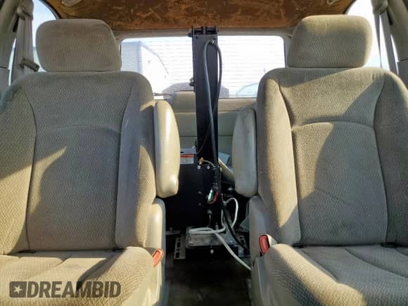 2004 Dodge Caravan SXT with VIN 1D4GP45R84B576599, listed as a Copart auction lot 70283435 with 207,147 mi miles and Clean title. Bid and sale history available at DreamBid. Image 10.