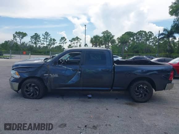 2019 Ram 1500 Big Horn z VIN 1C6RR7TT6KS596984, wystawiony jako IAAI lot #42678677 z przebiegiem 35 666 mil mil oraz . Historia ofert i sprzedaży dostępna na DreamBid. Obrazek 14.