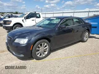 2018 Chrysler 300 Touring с VIN 2C3CCARG2JH325017, выставлен на аукционе Copart как лот 70126575 с пробегом 60 743 миль миль и Списание • Salvage title. История ставок и продаж доступна на DreamBid. Изображение 1.