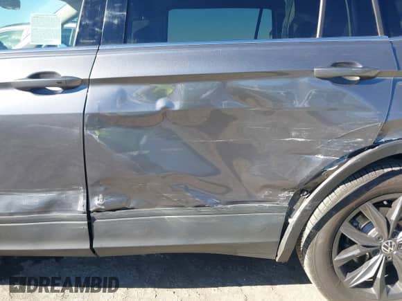 2024 Volkswagen Tiguan SE с VIN 3VVMB7AX5RM085087, выставлен на аукционе IAAI как лот 41320517 с пробегом 19 307 миль миль и . История ставок и продаж доступна на DreamBid. Изображение 6.