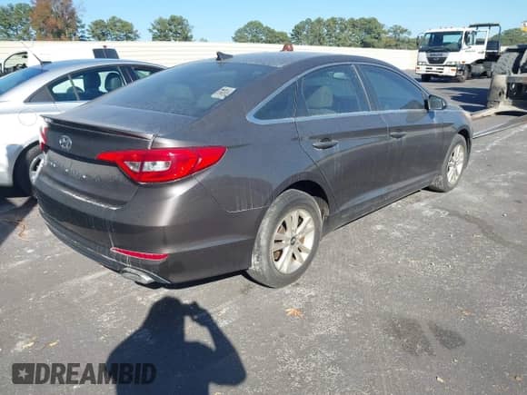 2015 Hyundai Sonata SE с VIN 5NPE24AF7FH237008, выставлен на аукционе IAAI как лот 43223893 с пробегом 100 988 миль миль и . История ставок и продаж доступна на DreamBid. Изображение 4.