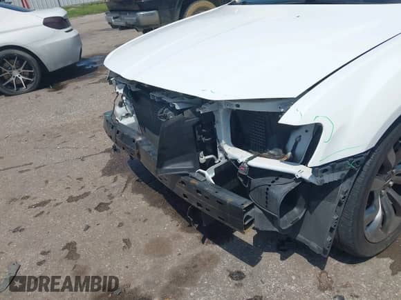 2014 Chrysler 300 S with VIN 2C3CCABT3EH276200, listed as a IAAI auction lot 43015483 with 112,424 mi miles and . Bid and sale history available at DreamBid. Image 6.