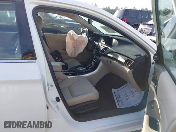 2015 Honda Accord Touring с VIN 1HGCR3F92FA034939, выставлен на аукционе IAAI как лот 42821787 с пробегом 93 661 миль миль и . История ставок и продаж доступна на DreamBid. Изображение 5.