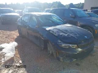 2022 BMW 3 Series M340i z VIN 3MW5U7J00N8C70079, wystawiony jako IAAI lot #43087154 z przebiegiem Nie podano mil oraz . Historia ofert i sprzedaży dostępna na DreamBid. Obrazek 1.