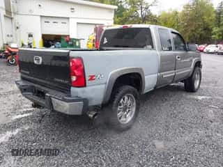 2006 Chevrolet Silverado 2500HD LT3 with VIN 1GCHK29U56E121990, listed as a IAAI auction lot 43306091 with 202,595 mi miles and . Bid and sale history available at DreamBid. Image 4.