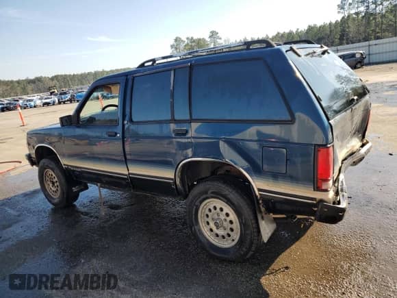 1993 Chevrolet Blazer с VIN 1GNDT13W2P2141625, выставлен на аукционе Copart как лот 46675825 с пробегом Не указан миль и Списание • Salvage title. История ставок и продаж доступна на DreamBid. Изображение 2.