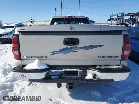 2004 Chevrolet Silverado 1500 Work Truck with VIN 1GCEC14VX4Z263980, listed as a Copart auction lot 41377075 with 114,376 mi miles and Salvage title. Bid and sale history available at DreamBid. Image 6.