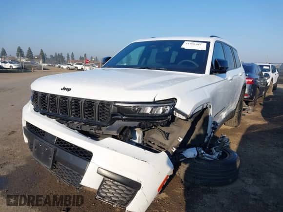2024 Jeep Grand Cherokee Altitude with VIN 1C4RJKAG4R8575664, listed as a IAAI auction lot 41360585 with 6,291 mi miles and . Bid and sale history available at DreamBid. Image 17.