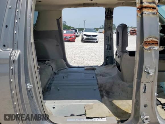 2019 Chevrolet Suburban LT z VIN 1GNSCHKC0KR114320, wystawiony jako Copart lot #56930545 z przebiegiem Nie podano mil oraz Nie do naprawy • Non repairable. Historia ofert i sprzedaży dostępna na DreamBid. Obrazek 11.