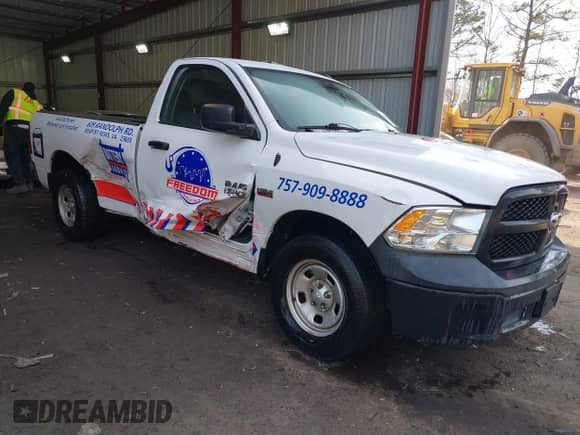 2019 Ram 1500 Tradesman z VIN 3C6JR6DTXKG580090, wystawiony jako IAAI lot #41623221 z przebiegiem 123 536 mil mil oraz . Historia ofert i sprzedaży dostępna na DreamBid. Obrazek 1.
