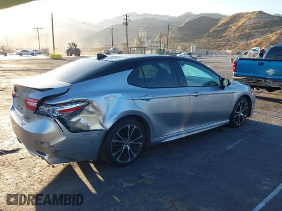 2020 Toyota Camry XSE z VIN 4T1K61AK3LU322864, wystawiony jako IAAI lot #43384409 z przebiegiem 89 916 mil mil oraz . Historia ofert i sprzedaży dostępna na DreamBid. Obrazek 13.