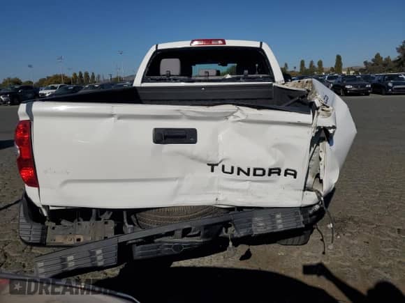 2019 Toyota Tundra SR с VIN 5TFUM5F10KX079800, выставлен на аукционе Copart как лот 81719915 с пробегом 94 928 миль миль и Списание • Salvage title. История ставок и продаж доступна на DreamBid. Изображение 6.