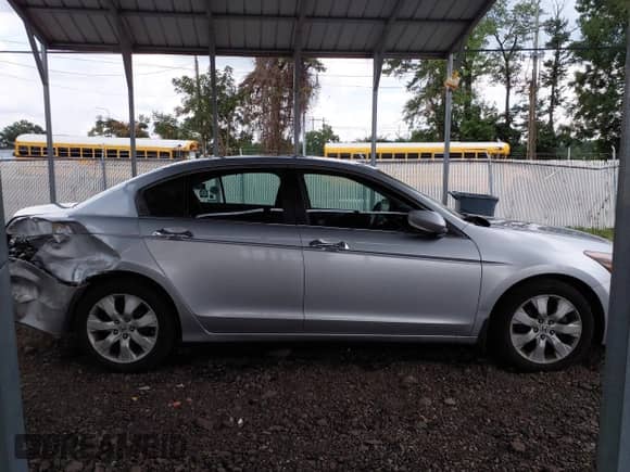 2009 Honda Accord EX z VIN 1HGCP36729A025442, wystawiony jako IAAI lot #43001931 z przebiegiem 160 714 mil mil oraz . Historia ofert i sprzedaży dostępna na DreamBid. Obrazek 13.