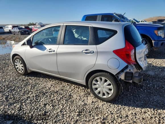 2015 Nissan Note SV z VIN 3N1CE2CPXFL353105, wystawiony jako Copart lot #85847345 z przebiegiem 95 386 mil mil oraz Szkoda całkowita • Salvage title. Historia ofert i sprzedaży dostępna na DreamBid. Obrazek 2.