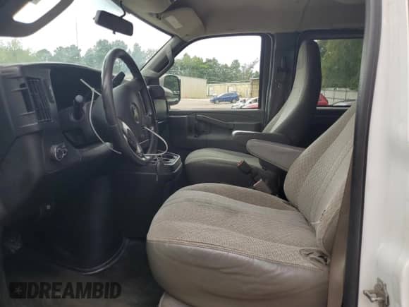 2017 Chevrolet Express Passenger LT с VIN 1GAZGPFF0H1228814, выставлен на аукционе Copart как лот 68108515 с пробегом 137 876 миль миль и Списание • Salvage title. История ставок и продаж доступна на DreamBid. Изображение 7.