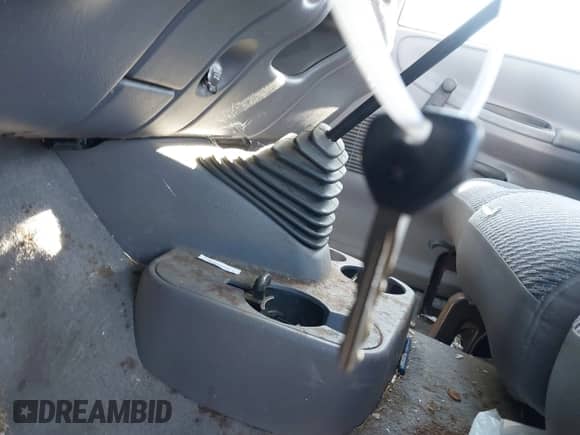 2000 Dodge 1500 z VIN 1B7HC16Y9YS590308, wystawiony jako IAAI lot #43495965 z przebiegiem 118 866 mil mil oraz . Historia ofert i sprzedaży dostępna na DreamBid. Obrazek 11.