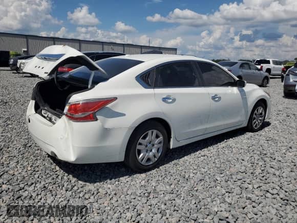 2015 Nissan Altima SV с VIN 1N4AL3AP0FC415924, выставлен на аукционе Copart как лот 60352745 с пробегом 130 415 миль миль и На запчасти • Non repairable. История ставок и продаж доступна на DreamBid. Изображение 3.