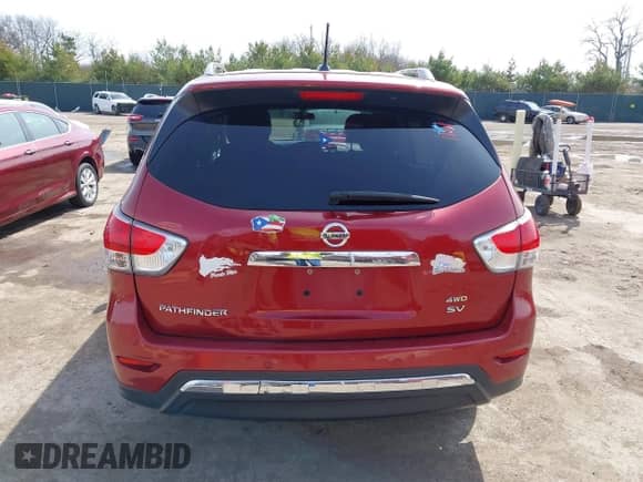 2014 Nissan Pathfinder SV with VIN 5N1AR2MM4EC660823, listed as a IAAI auction lot 41932472 with 167,787 mi miles and . Bid and sale history available at DreamBid. Image 17.