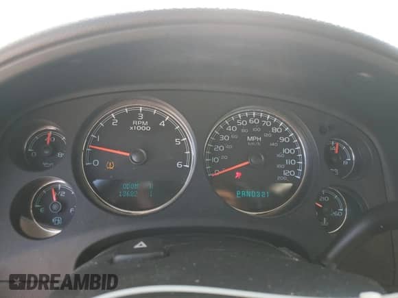 2008 Chevrolet Silverado 1500 LTZ with VIN 2GCEK13M981152864, listed as a Copart auction lot 80639885 with 136,829 mi miles and Salvage title. Bid and sale history available at DreamBid. Image 9.