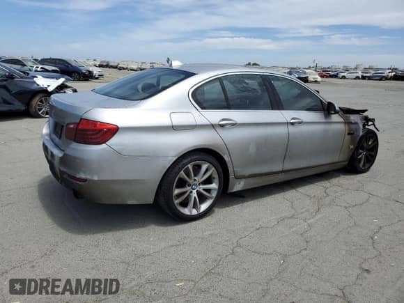 2014 BMW 5 Series 535i с VIN WBA5B1C59ED479884, выставлен на аукционе Copart как лот 63529085 с пробегом Не указан миль и На запчасти • Non repairable. История ставок и продаж доступна на DreamBid. Изображение 3.