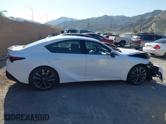 2025 Lexus IS 350 F Sport z VIN JTHGZ1B28S5085294, wystawiony jako IAAI lot #42384710 z przebiegiem 4 150 mil mil oraz . Historia ofert i sprzedaży dostępna na DreamBid. Obrazek 13.