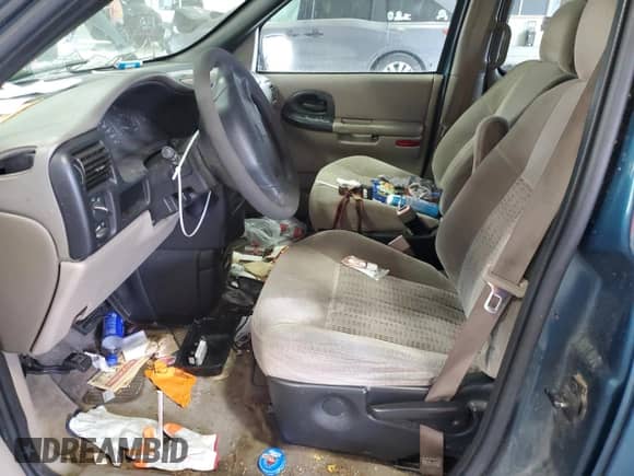 2004 Chevrolet Venture Plus with VIN 1GNDX03E84D135902, listed as a Copart auction lot 59532775 with 178,832 mi miles and Clean title. Bid and sale history available at DreamBid. Image 7.