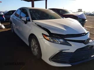 2024 Toyota Camry LE z VIN 4T1C11AK2RU874397, wystawiony jako IAAI lot #43326508 z przebiegiem 14 952 mil mil oraz . Historia ofert i sprzedaży dostępna na DreamBid. Obrazek 1.