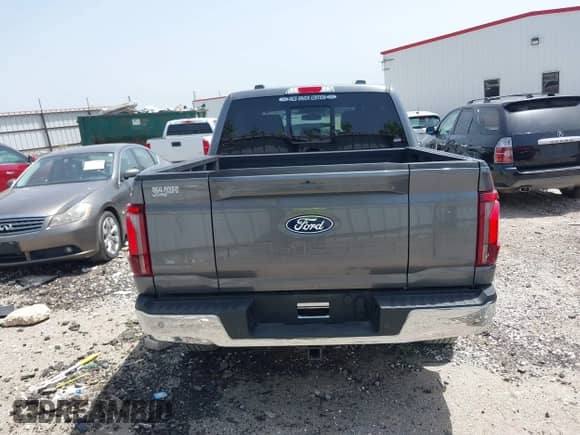 2024 Ford F-150 Lariat z VIN 1FTFW5L57RFB58262, wystawiony jako IAAI lot #42255702 z przebiegiem 4 763 mil mil oraz . Historia ofert i sprzedaży dostępna na DreamBid. Obrazek 16.