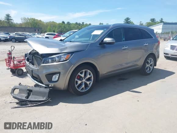 2017 Kia Sorento SX z VIN 5XYPKDA56HG242677, wystawiony jako IAAI lot #42244093 z przebiegiem 98 644 mil mil oraz . Historia ofert i sprzedaży dostępna na DreamBid. Obrazek 2.