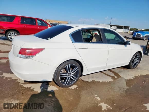 2010 Honda Accord LX with VIN 1HGCP2F34AA015264, listed as a Copart auction lot 71478885 with 190,631 mi miles and Salvage title. Bid and sale history available at DreamBid. Image 3.
