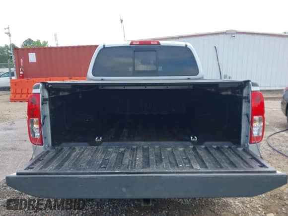 2016 Nissan Frontier S z VIN 1N6AD0EV8GN774648, wystawiony jako IAAI lot #42135409 z przebiegiem 94 095 mil mil oraz . Historia ofert i sprzedaży dostępna na DreamBid. Obrazek 16.