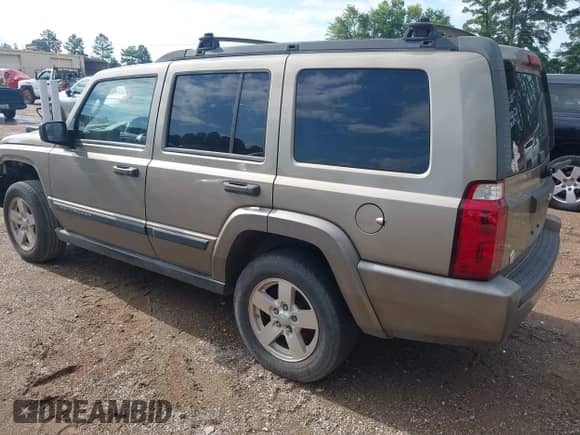 2006 Jeep Commander with VIN 1J8HH48N86C106683, listed as a IAAI auction lot 42413617 with 235,200 mi miles and . Bid and sale history available at DreamBid. Image 3.