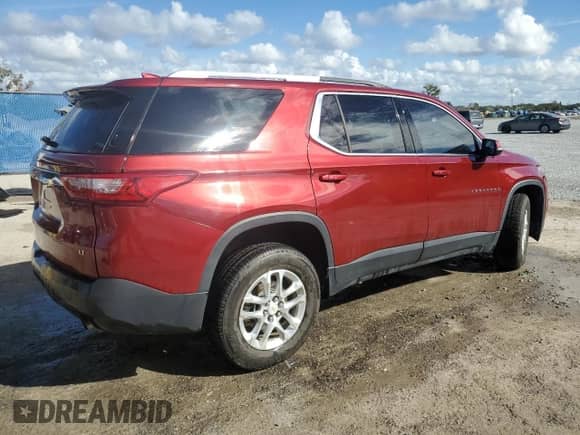 2018 Chevrolet Traverse LT Cloth z VIN 1GNERGKW6JJ281018, wystawiony jako Copart lot #55261455 z przebiegiem 111 630 mil mil oraz Nie do naprawy • Non repairable. Historia ofert i sprzedaży dostępna na DreamBid. Obrazek 3.