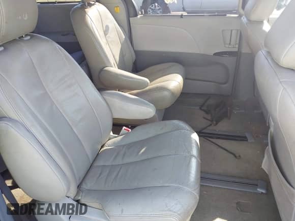 2011 Toyota Sienna LE with VIN 5TDJK3DC5BS019471, listed as a IAAI auction lot 43121145 with 214,140 mi miles and . Bid and sale history available at DreamBid. Image 8.