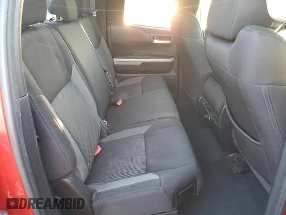2016 Toyota Tundra SR5 с VIN 5TFUW5F14GX571537, выставлен на аукционе Copart как лот 82139135 с пробегом 103 385 миль миль и Списание • Salvage title. История ставок и продаж доступна на DreamBid. Изображение 10.