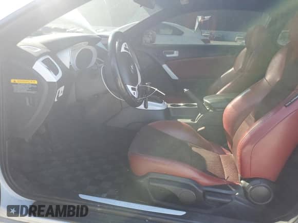2013 Hyundai Genesis Coupe Grand Touring с VIN KMHHU6KJ3DU112835, выставлен на аукционе Copart как лот 82576605 с пробегом Не указан миль и Чистый • Clean title. История ставок и продаж доступна на DreamBid. Изображение 7.