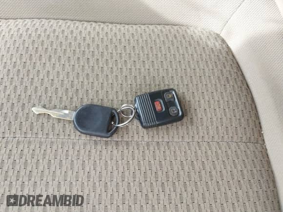 2009 Ford F-150 XL with VIN 1FTPF12V79KC35637, listed as a IAAI auction lot 41645222 with 169,114 mi miles and . Bid and sale history available at DreamBid. Image 11.