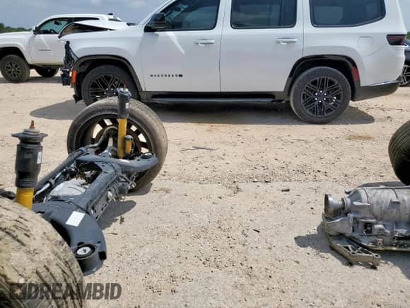 2023 Dodge Charger SRT Hellcat Widebody Jailbreak z VIN 2C3CDXL98PH506836, wystawiony jako Copart lot #59127155 z przebiegiem Nie podano mil oraz Nie do naprawy • Non repairable. Historia ofert i sprzedaży dostępna na DreamBid. Obrazek 10.